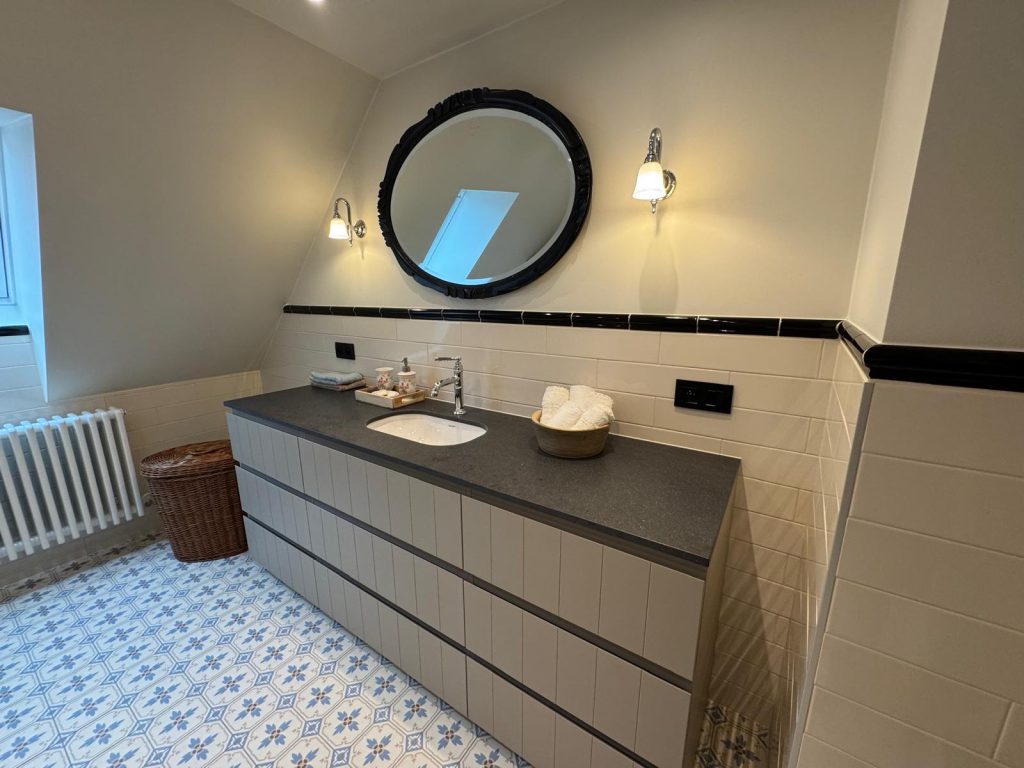 0ad223bc-12ce-4f51-98ba-b76bcb1dd617